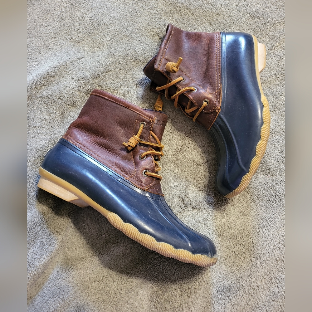 Sperry Women's Saltwater Seacycled Rubber Boots Top Sider Tan Navy 7